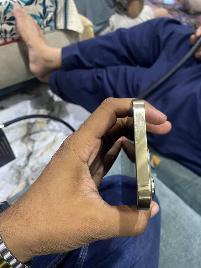 Apple iPhone 13 Pro 2
