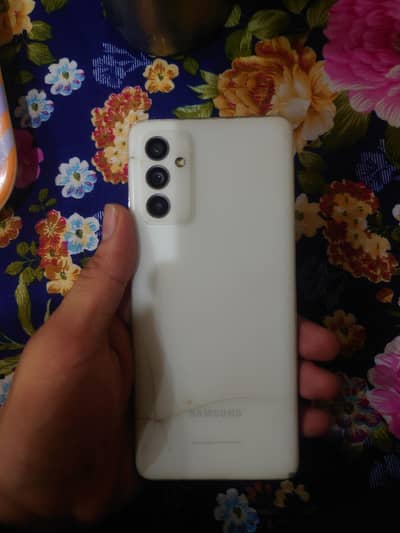 Samsung quantum 2  6/128
