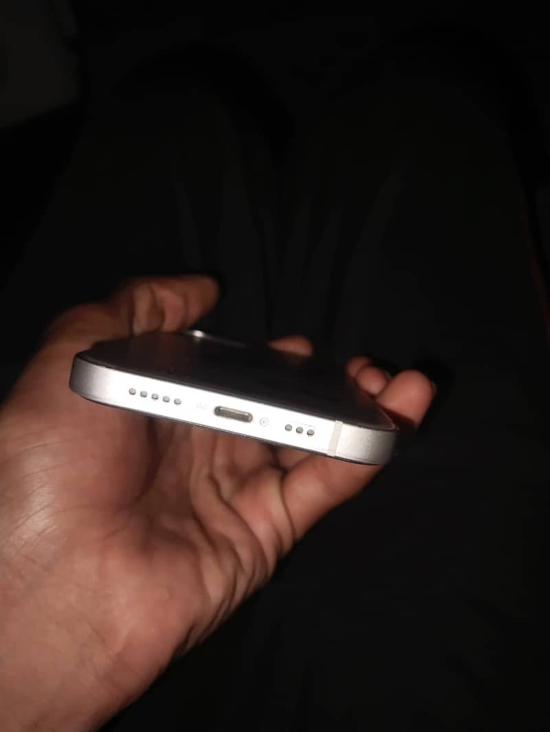 Apple iPhone 12 3