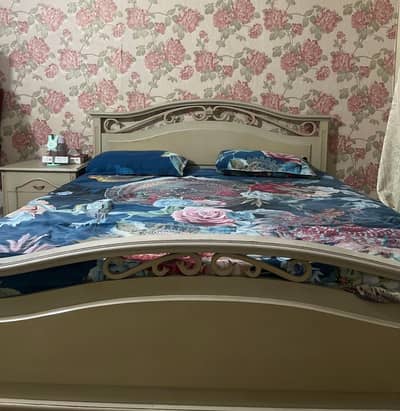 Bed set for sale with two side table