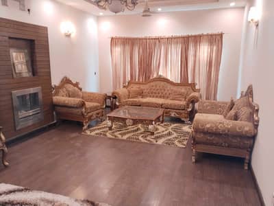 18 marla owner build house available for sale located in prime location of phase 4 DHA Lahore