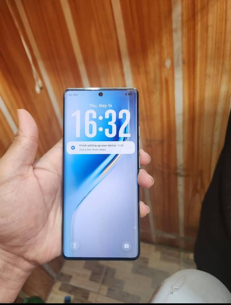 Tecno CAMON 40 Pro 1