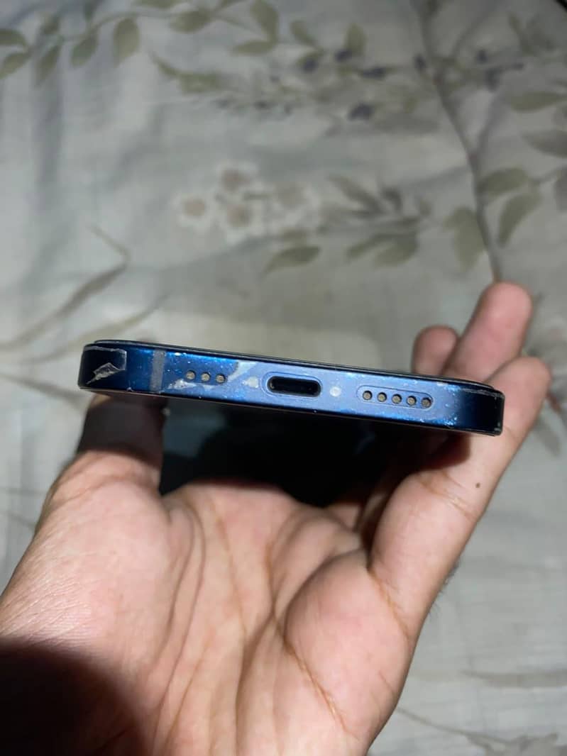 Apple iPhone 12 1