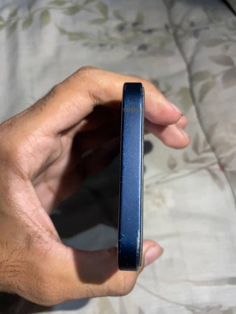 Apple iPhone 12 2