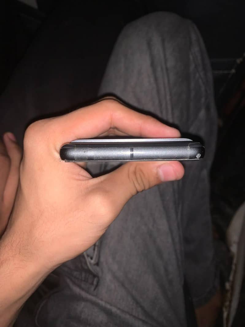 Google Pixel 7 4