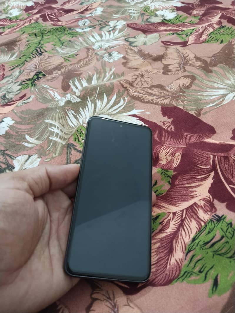 Google Pixel 8 4