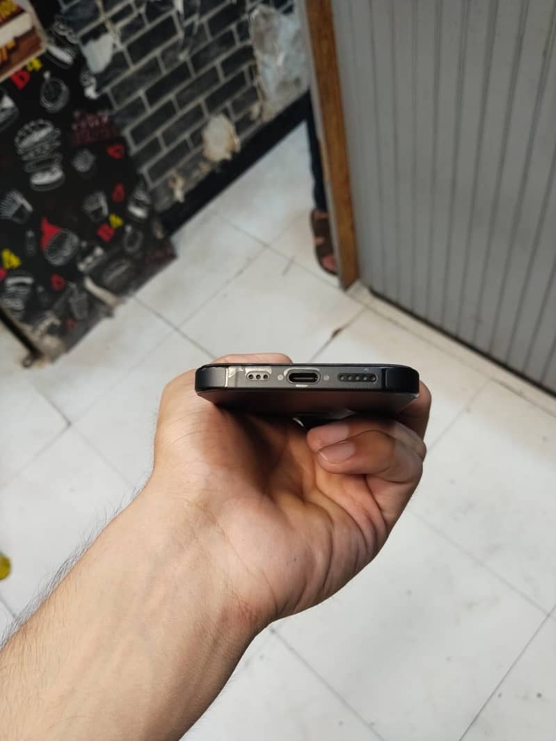 Iphone 16 pro 1