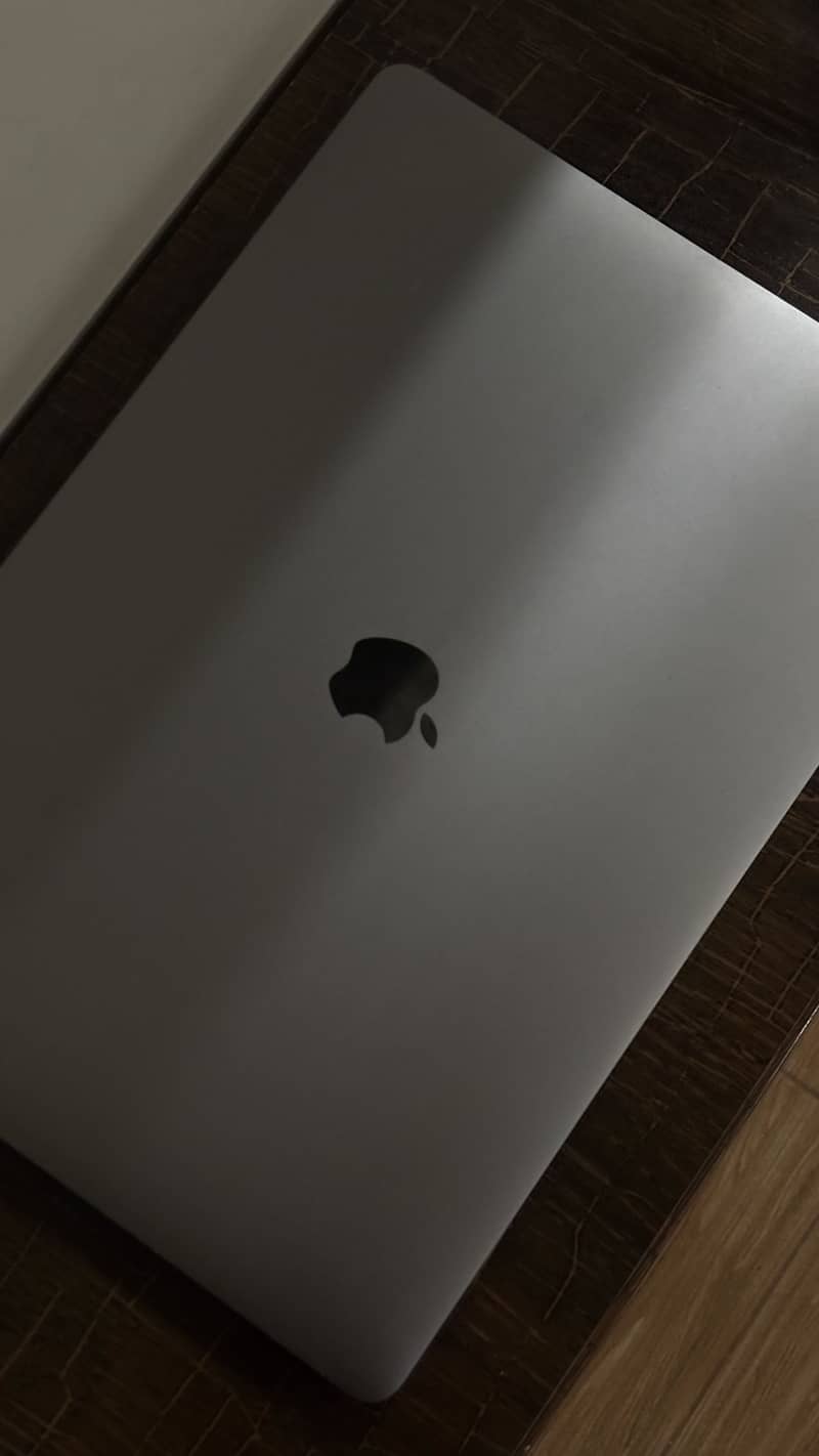 Macbook pro 2017 2