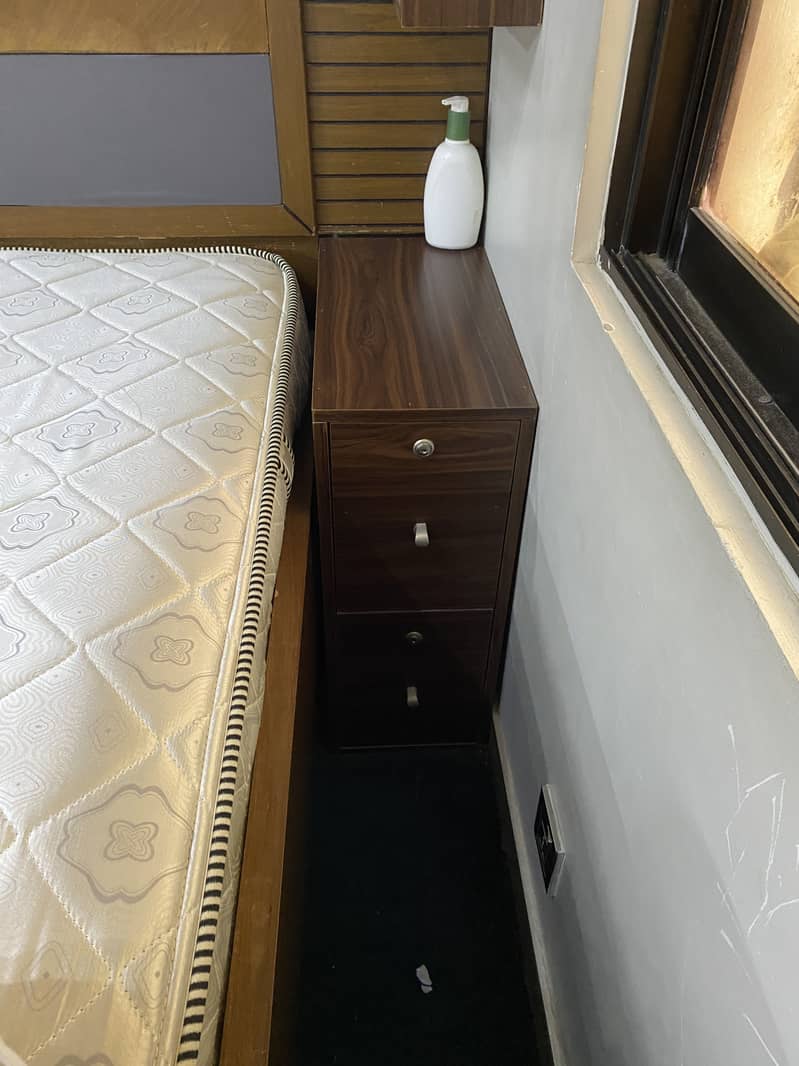 Complete bedroom set 9
