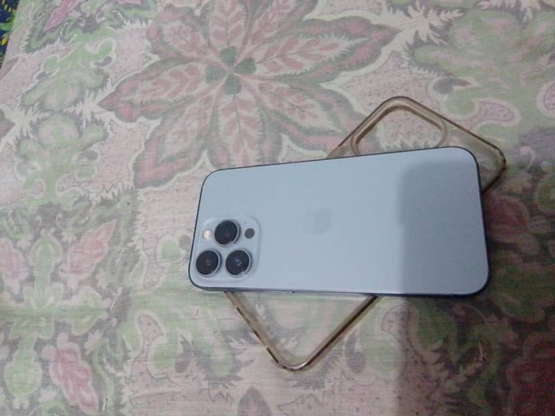 Apple iPhone 13 Pro 0