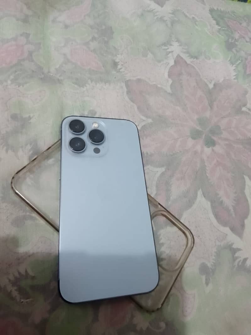 Apple iPhone 13 Pro 2