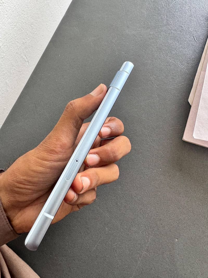 Google Pixel 7a 5
