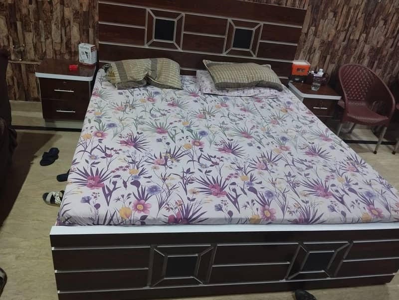 double bed with 2 side table 6