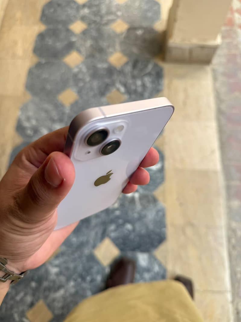 Apple iPhone 14 4