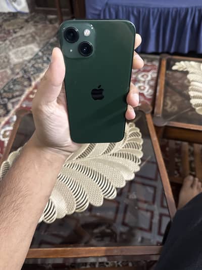 Apple iPhone 13