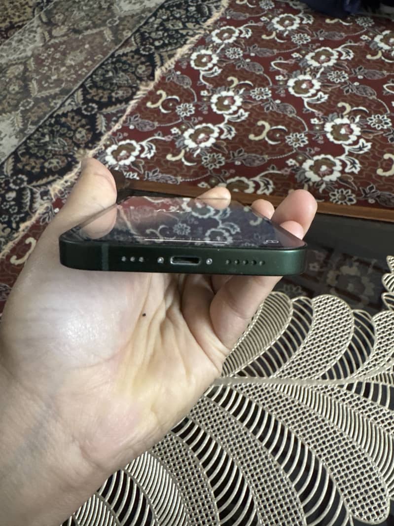 Apple iPhone 13 3