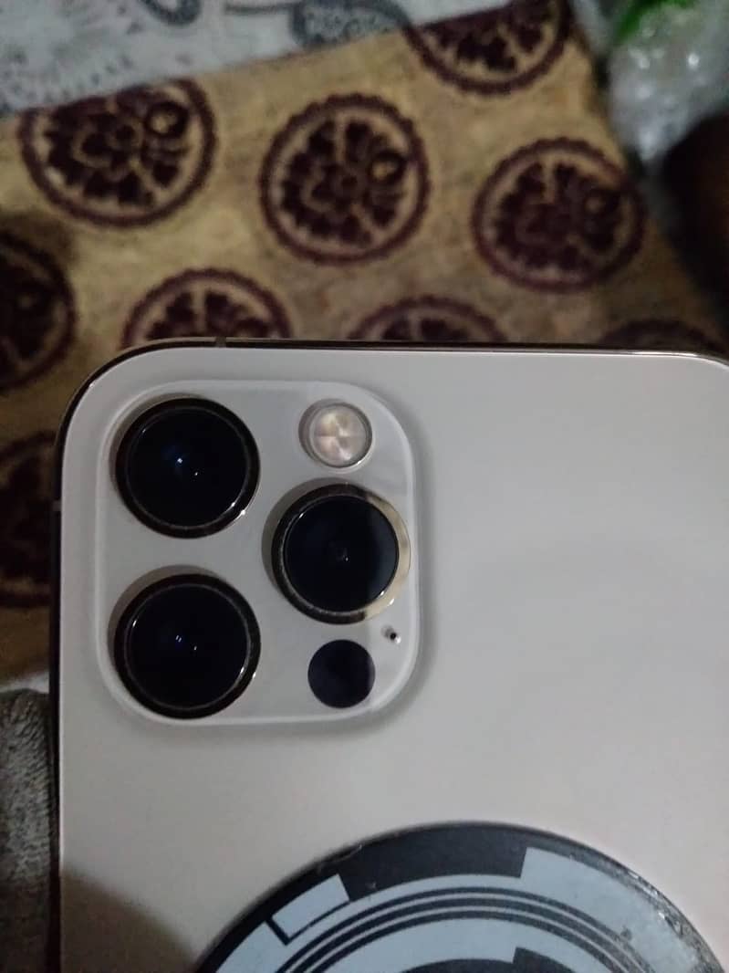 IPHONE 12 PRO 1