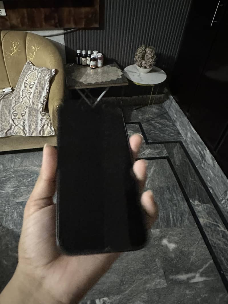 Apple iPhone 13 1