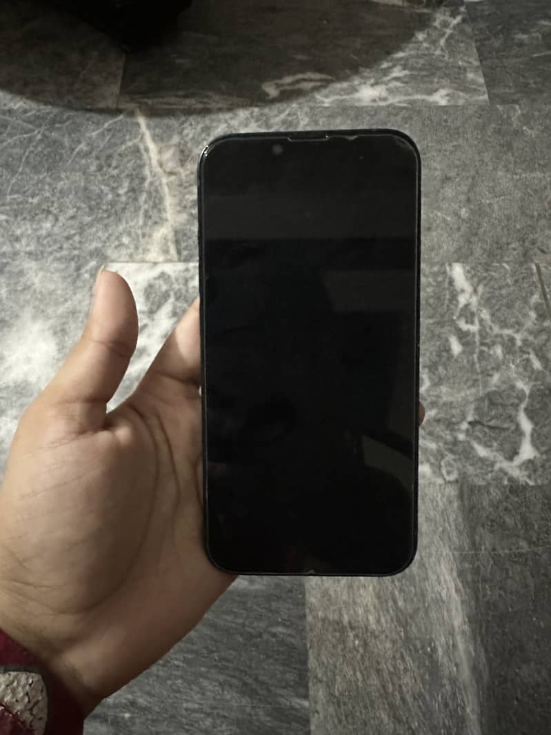 Apple iPhone 13 5