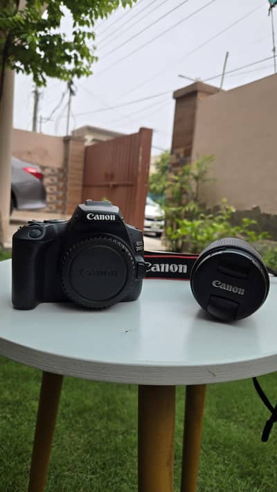 Canon EOS 200D II + 18-55mm IS STM Lens | Like New / Complete Kit