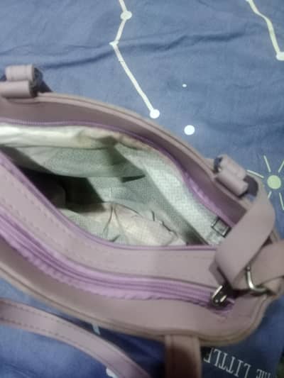 bilkul new bag ha color bilkul theek ha
