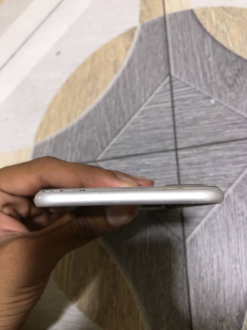 Apple iPhone 8 Plus 9