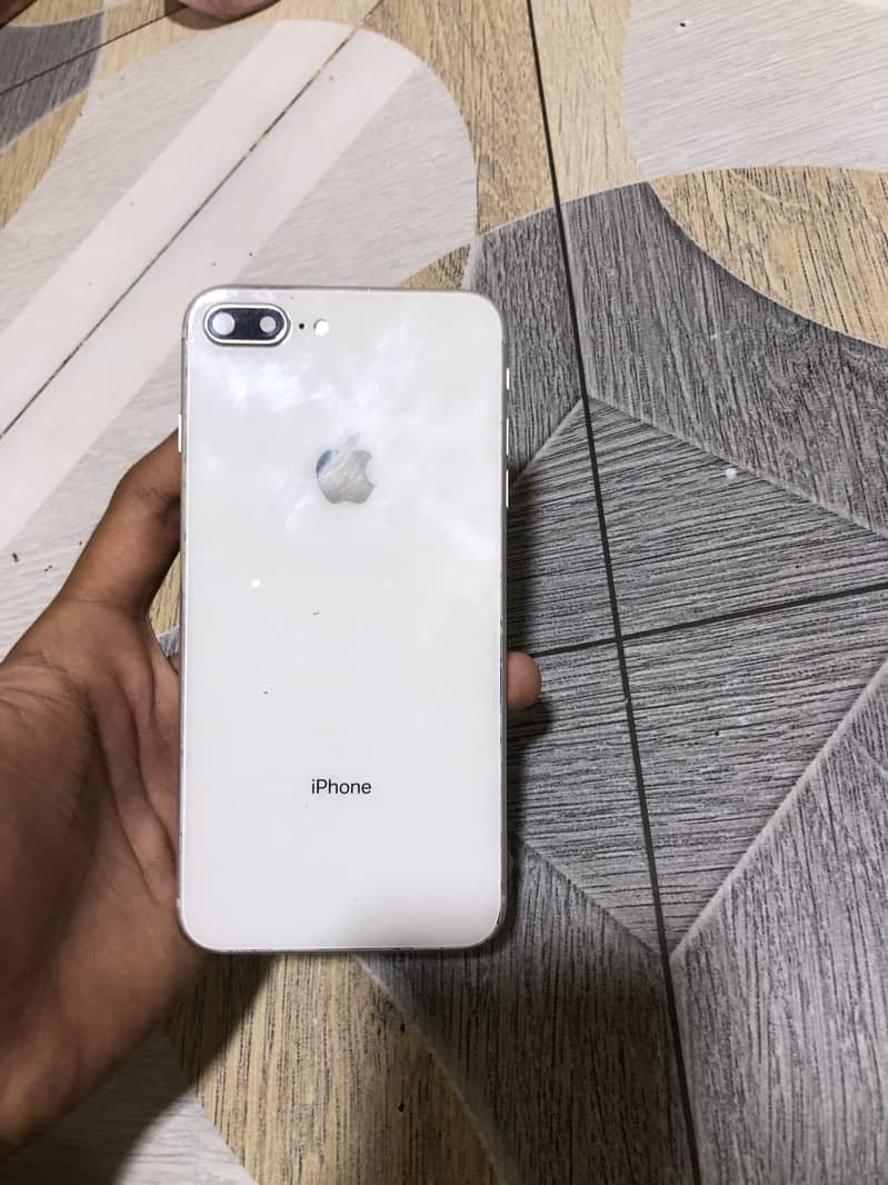 Apple iPhone 8 Plus 12