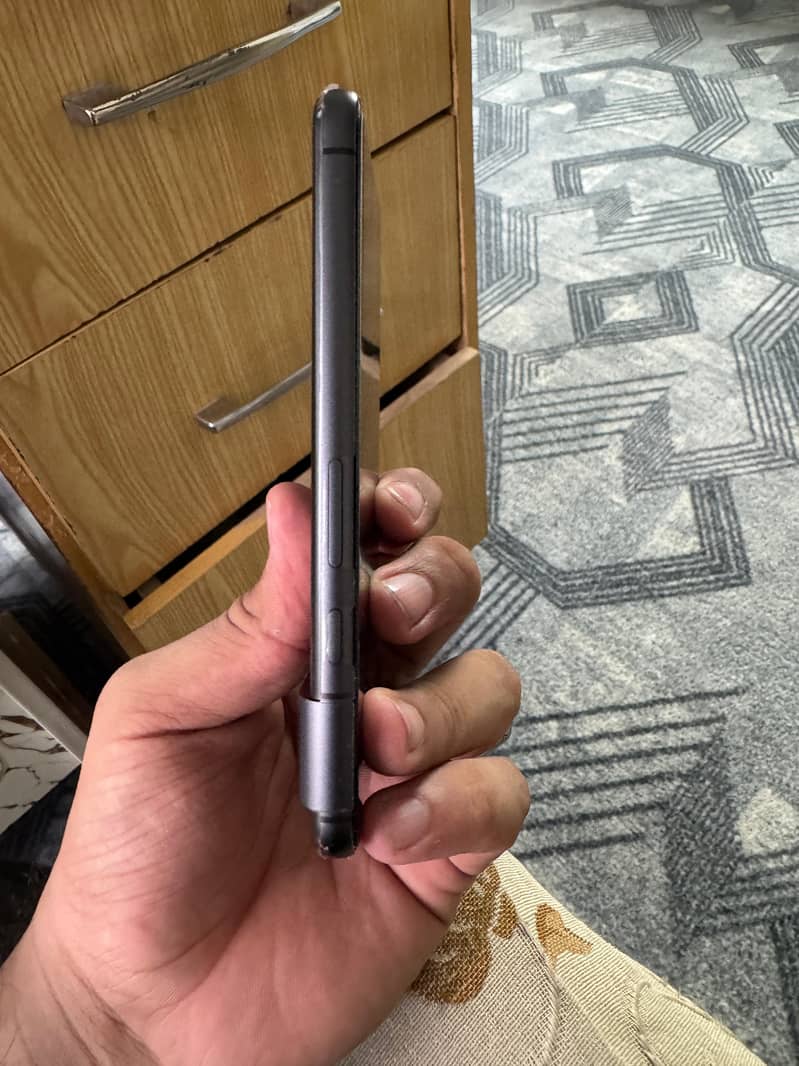 Google Pixel 8 4