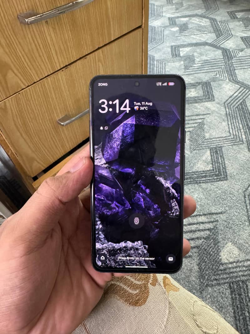 Google Pixel 8 6