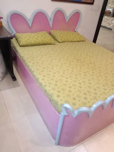 Queen Size Bed + Mattress