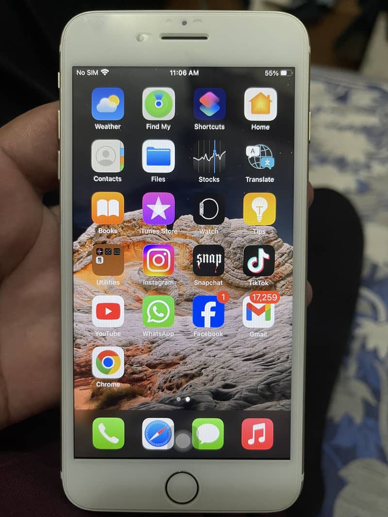 Apple iPhone 7 Plus 0