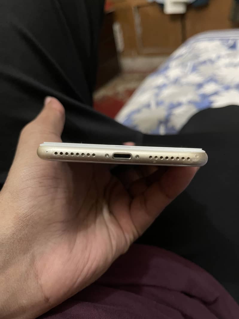 Apple iPhone 7 Plus 2