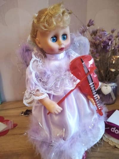 kissi ke pass yeh same dolls hain used mein ????