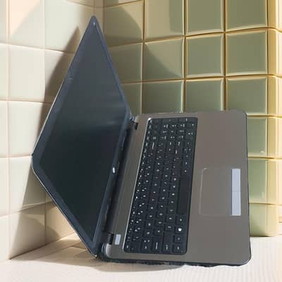 hp laptop used like new