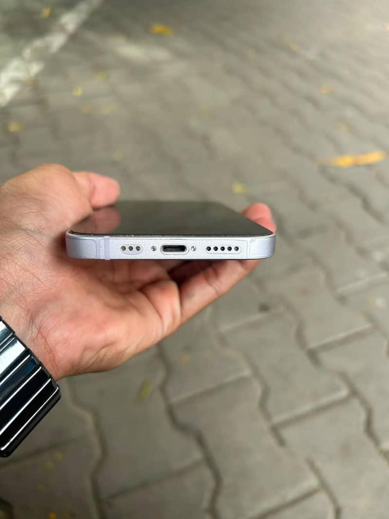 iPhone 14 4