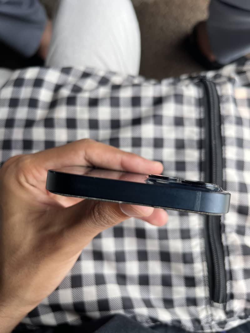 Apple iPhone 13 4
