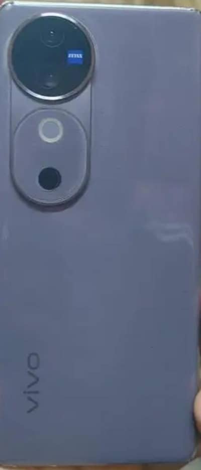Vivo V40