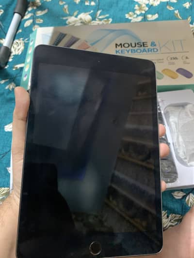 iPad mini 5 with keyboard and mouse