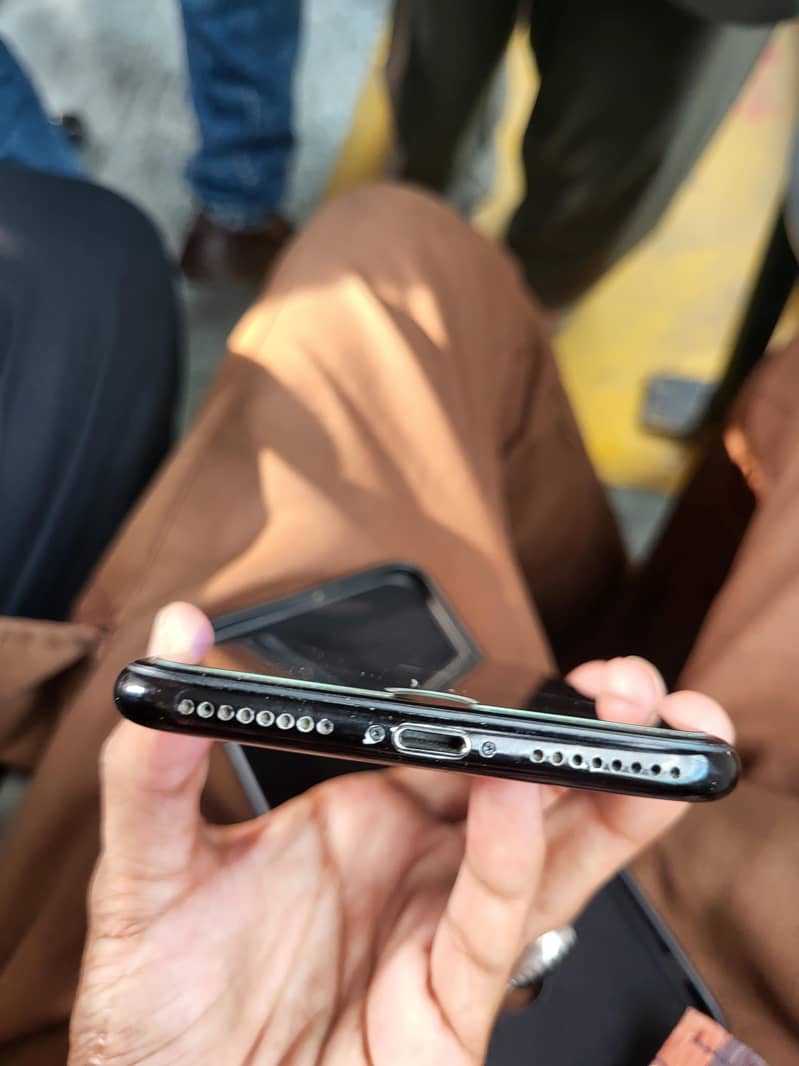 Apple iPhone 7 Plus 1