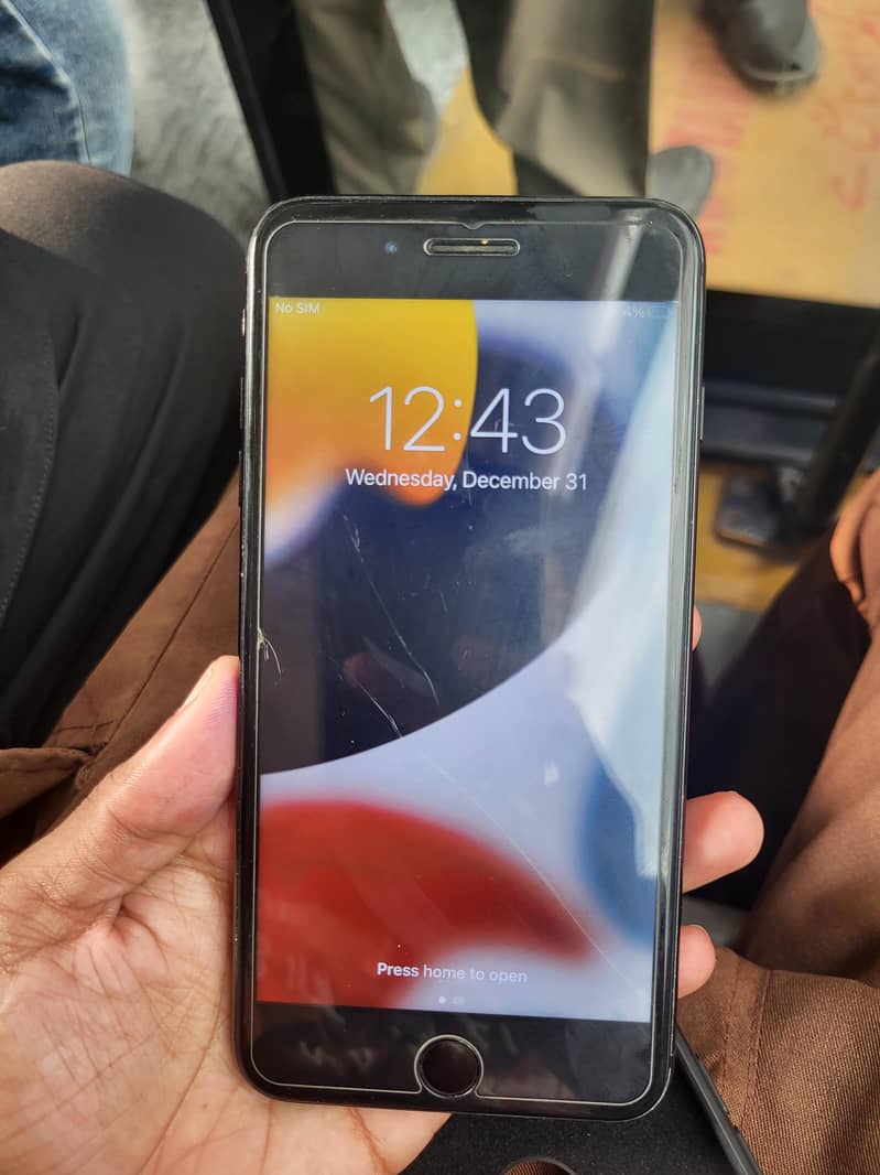 Apple iPhone 7 Plus 2