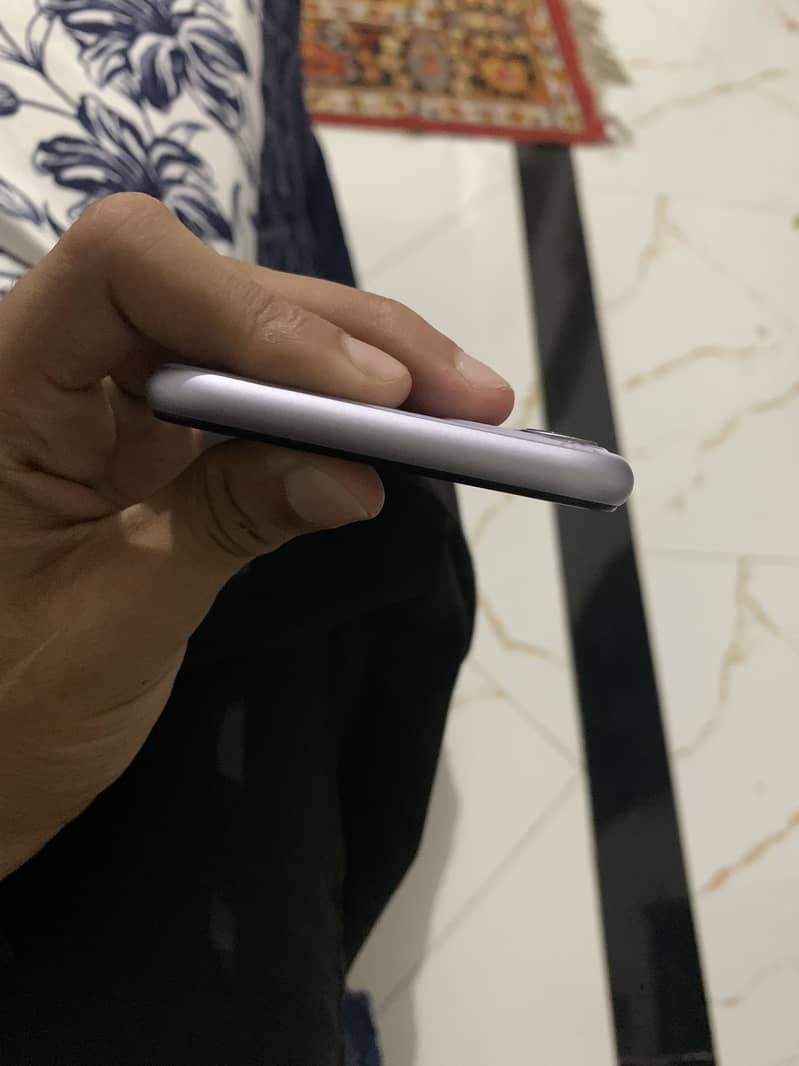 Apple iPhone 11 5
