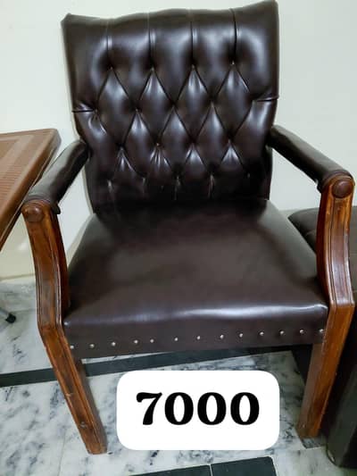 6 single Sofa,, 02 Single Chairs in Good Condition,,