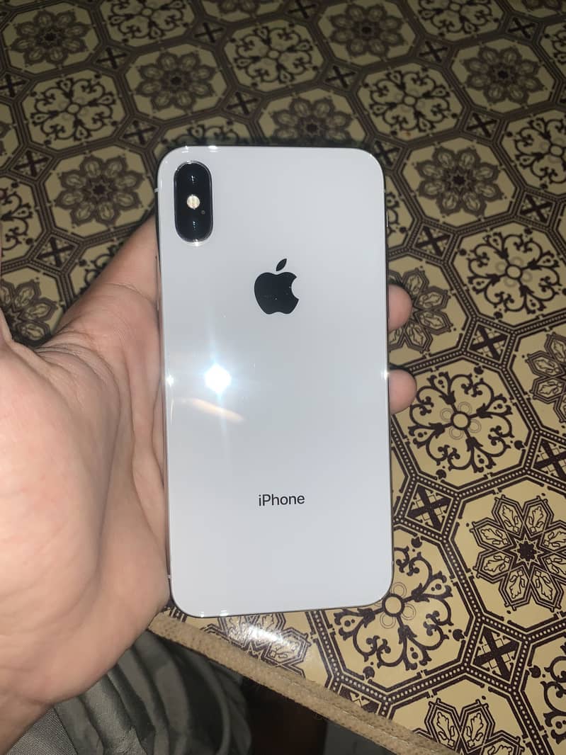 Apple iPhone X 4