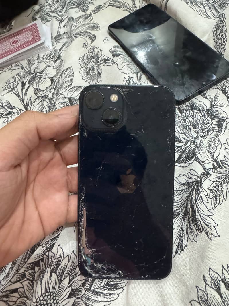 Apple iPhone 13 2