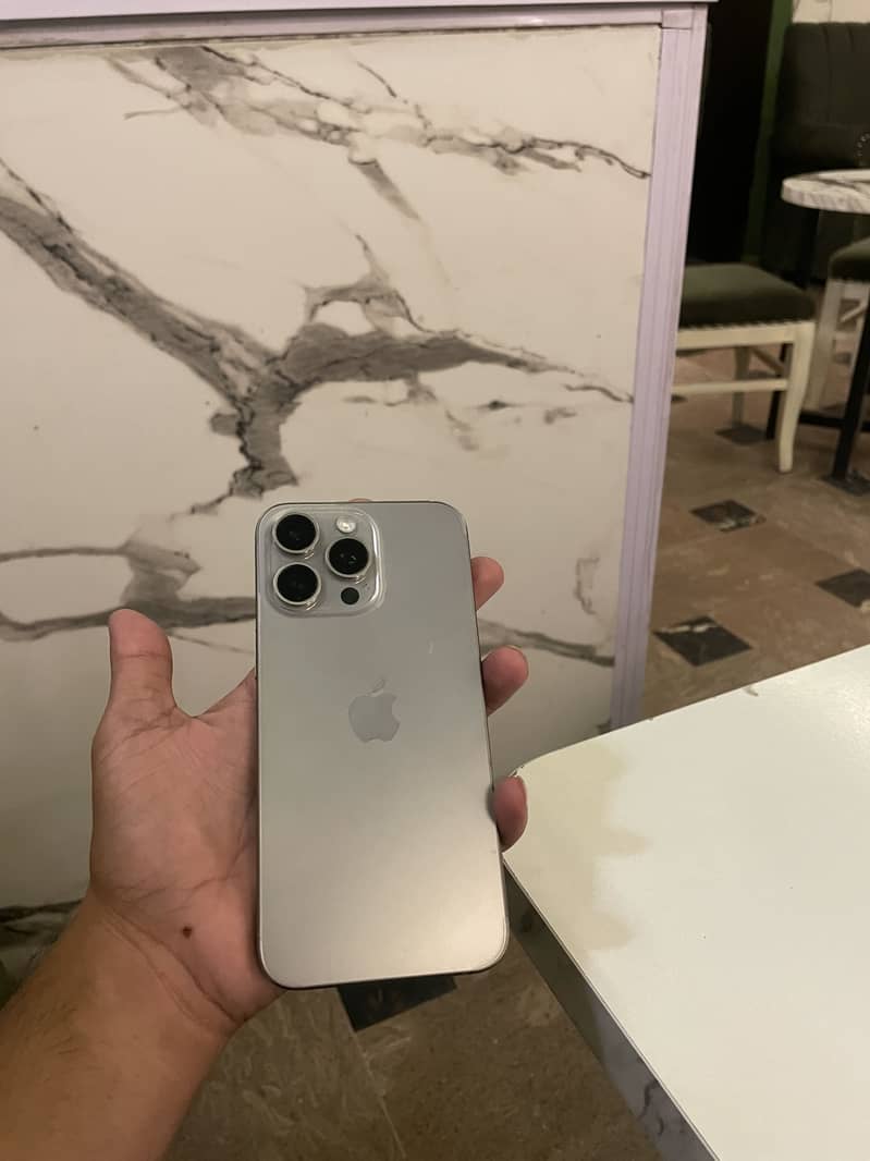 IPHONE 15 Pro Max 5