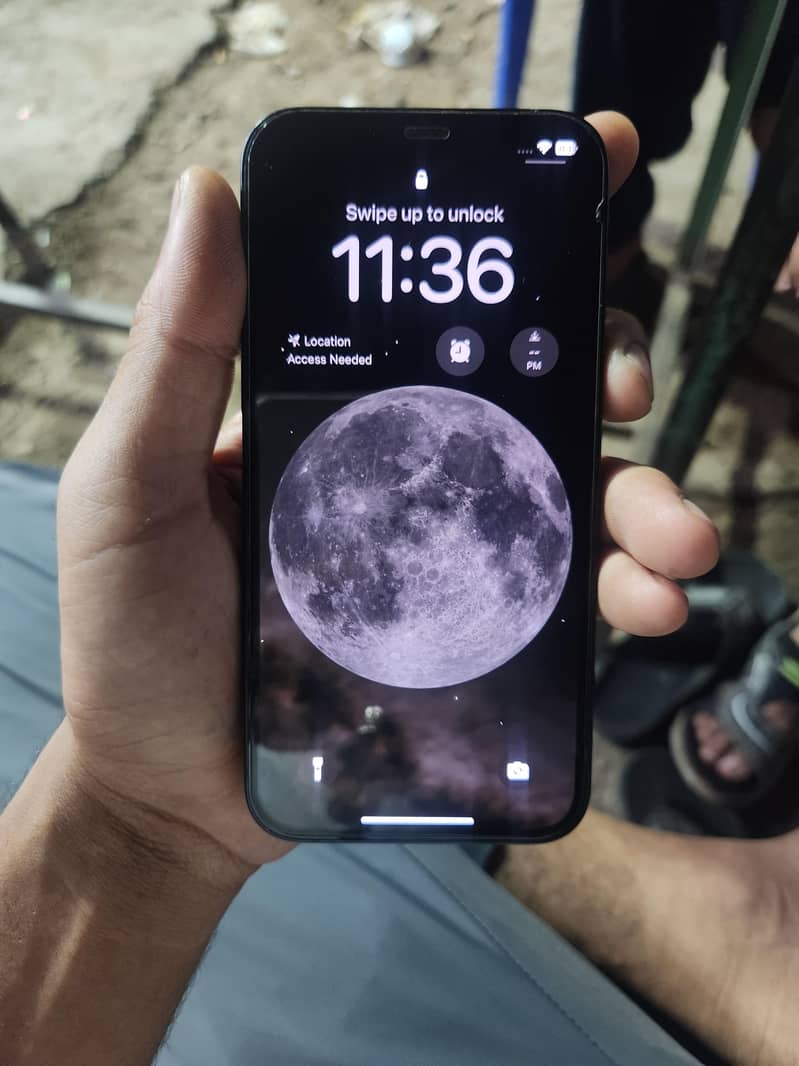Apple iPhone 12 1