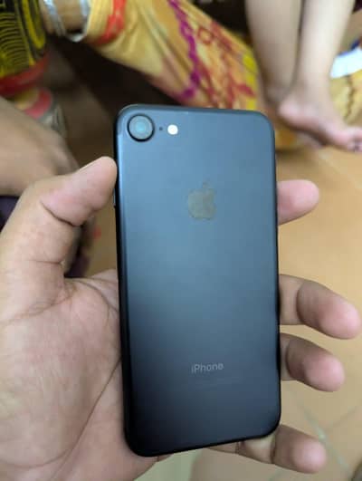 Apple iPhone 7 all ok battery health 84