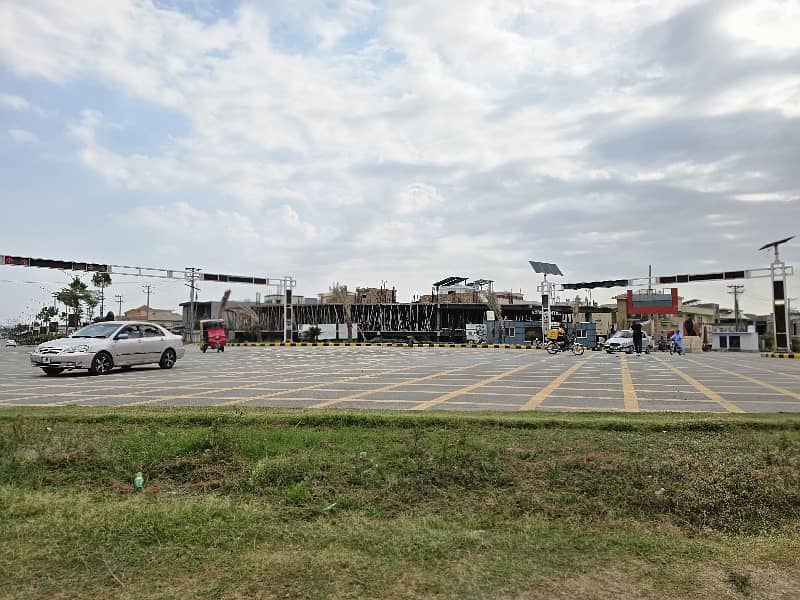 Investors Should sale This Residential Plot Located Ideally In New City 8