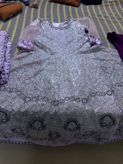 macxi medium size used m ha lekin bilkul thk h .