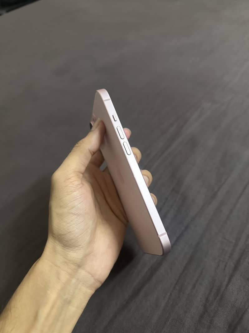 Apple iPhone 15 2